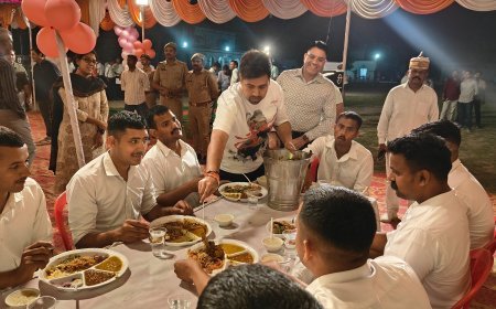 Hardoi : रिजर्व पुलिस लाइन में रिक्रूट आरक्षियों के लिए भोजन समारोह आयोजित, जिलाधिकारी- पुलिस अधीक्षक ने खुद अपने हाथों से जवानों को खाना परोसा