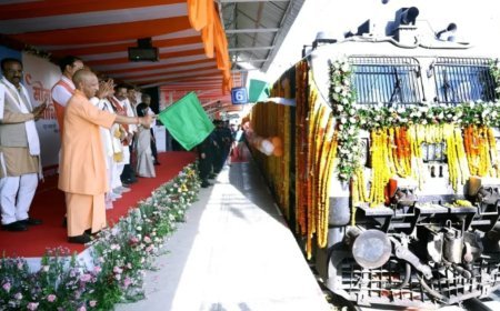 Lucknow : मुख्यमंत्री योगी आदित्यनाथ ने लखनऊ से सोमनाथ स्वाभिमान पर्व यात्रा को दिखाई हरी झंडी