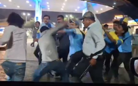 Amroha: अमरोहा में जंग का मैदान बना पेट्रोल पंप कर्मचारियों ने युवकों को जमकर पीटा लाइव वीडियो वायरल।