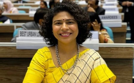 प्रशासनिक कौशल और निडरता का पर्याय: लखीमपुर खीरी की डीएम रहीं दुर्गा शक्ति नागपाल अब संभालेंगी देवीपाटन मंडल की कमान।