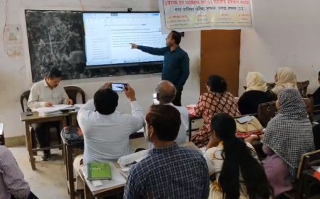 Sambhal: जनगणना 2027 की तैयारी तेज- मकान सूचीकरण के लिए मैदान में उतरे प्रगणक, शुरू हुआ विशेष प्रशिक्षण। 