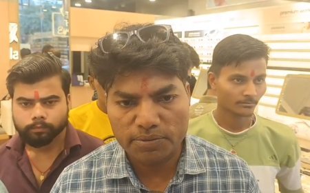 Sambhal: लेंसकार्ट पर ‘तिलक विवाद’ गरमाया, संगठन मंत्री ने सोशल मीडिया के आधार पर जताया विरोध। 