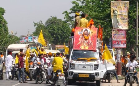 Ambedkarnagar : भगवान परशुराम जयंती पर उमड़ा जनसैलाब, सामाजिक एकजुटता का दिया संदेश