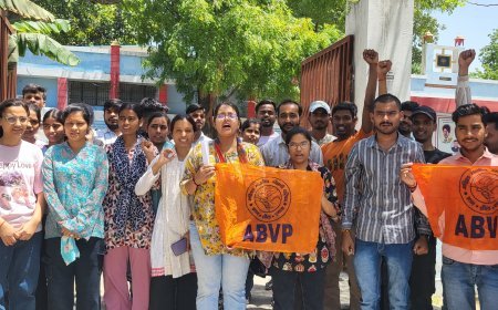 Lakhimpur- Kheri : जिला पुस्तकालय में फीस लागू करने पर एबीवीपी का गुस्सा, छात्रहित में पुस्तकालय को मुफ्त करने की मांग