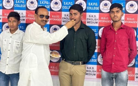 Hardoi: राजेंद्र सिंह इंटर कॉलेज न्योरादेव का शानदार रिजल्ट: हाईस्कूल में रानू, इंटर में निर्भय यादव टॉपर, 100% परिणाम।