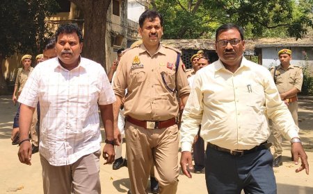 Sitapur : होमगार्ड भर्ती परीक्षा के लिए सीतापुर प्रशासन मुस्तैद, डीएम और एसपी ने केंद्रों पर पहुंचकर जांची तैयारियां