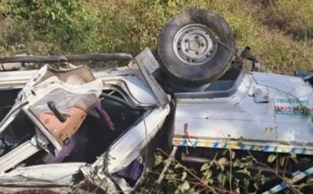 Maharajganj : नेपाल में महराजगंज के श्रद्धालुओं की जीप खाई में गिरी, तीन साल की बच्ची की मौत और 21 यात्री घायल