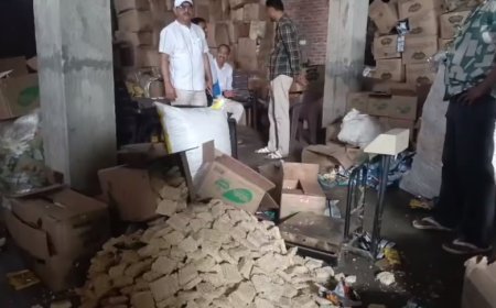 अमरोहा में एक्सपायरी नमकीन का जाल बेनकाब: 3 क्विंटल जहरीला स्टॉक सील, आरोपी पर कार्रवाई शुरू। 