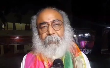 बंगाल से यूपी तक सियासत गरम: आचार्य प्रमोद कृष्णम के तीखे हमले, टीएमसी और सपा दोनों पर साधा निशाना।