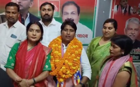 Ballia: सपा राष्ट्रीय अध्यक्ष अखिलेश यादव ने सीमा राजभर को महिला सभा की राष्ट्रीय अध्यक्ष बनाकर राजभर वोटर मे लगाई सेंध।