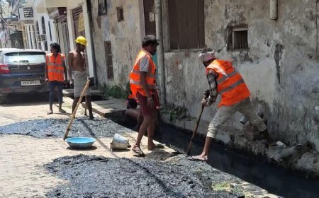 Sitapur : सीतापुर में जलभराव रोकने के लिए नाला सफाई अभियान शुरू