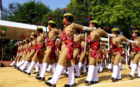 Sitapur : पासिंग आउट परेड की जोरदार तैयारी, पुलिस अधीक्षक ने जांची महिला रिक्रूट्स की रिहर्सल