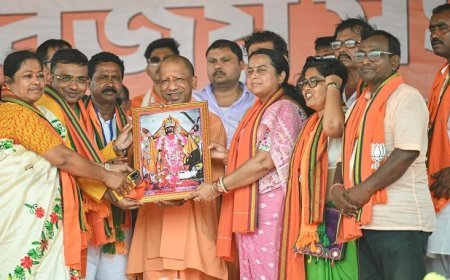 बंगाल में गरजे योगी आदित्यनाथ, ममता पर तीखा वार—‘4 मई के बाद नहीं बचेगी छिपने की जगह’। 