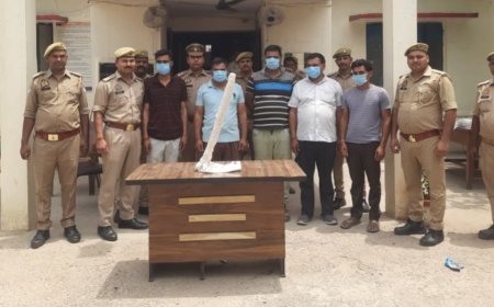 Hardoi : संडीला पुलिस ने मारपीट मामले में पांच आरोपियों को फावड़े सहित गिरफ्तार किया