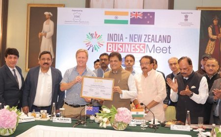 इंडिया- न्यूजीलैंड बिजनेस मीट: 'विश्व की शू कैपिटल' बनेगा आगरा, उत्तर प्रदेश के निर्यात और रोजगार में आएगी भारी उछाल। 