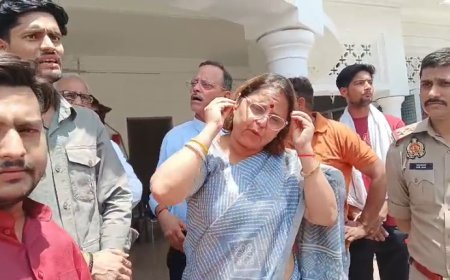 Hardoi : अभिभावक से अभद्रता व 'जूतों पर नाक रगड़ने' के बयान पर भड़का आक्रोश, एबीवीपी ने घेरा कैंपस, वायरल वीडियो ने पकड़ा तूल