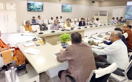 Lucknow : योगी सरकार का उपहार- 2493 वरिष्ठ नागरिकों को भ्रमण का मिला अवसर