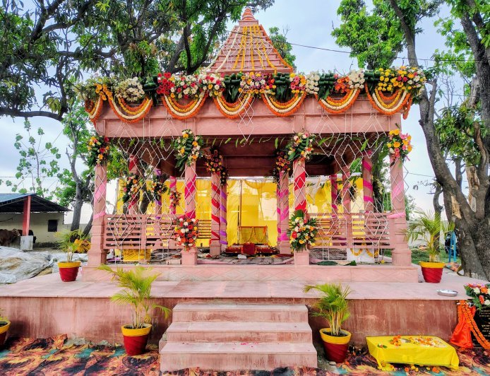 Ayodhya : दर्शन नगर गुरुकुल में भव्य यज्ञशाला का लोकार्पण, वैदिक मंत्रोच्चार के साथ संपन्न हुआ पूजन