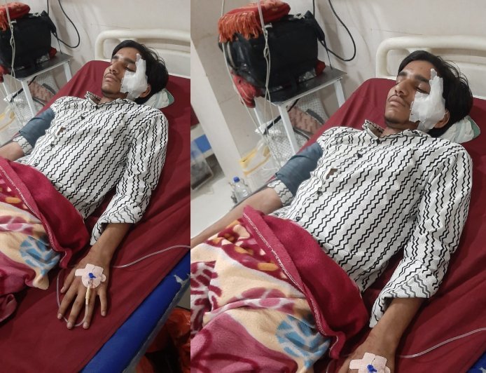 Hathras : हाथरस में पुरानी रंजिश के चलते युवक पर चाकू से जानलेवा हमला, अस्पताल में भर्ती