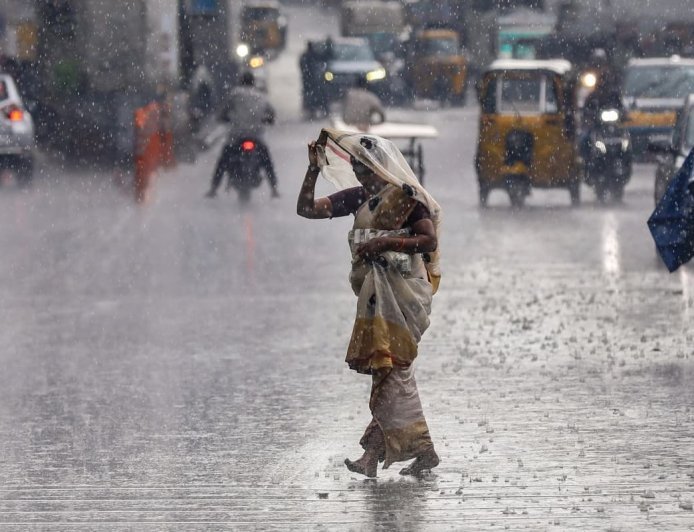 उत्तर-पश्चिमी भारत पर दोहरा पश्चिमी विक्षोभ सक्रिय, दिल्ली-एनसीआर समेत कई राज्यों में आज आंधी, बारिश और ओलावृष्टि की चेतावनी।
