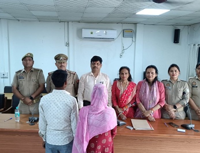 Sambhal: परिवार परामर्श केंद्र में सुलह की पहल: 6 टूटते रिश्ते जुड़े, 16 मामलों का निस्तारण। 