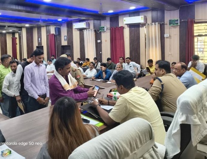 Sitapur: सातों तहसीलों में आयोजित हुआ सम्पूर्ण समाधान दिवस, 83 में से 11 शिकायतों का मौके पर निस्तारण।