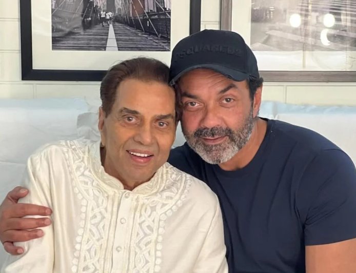 'घर जाकर पापा को बताऊंगा कि दुनिया उन्हें कितना प्यार करती है', लाइफटाइम अचीवमेंट सम्मान लेने पिता की जगह पहुँचे बॉबी देओल हुए भावुक।