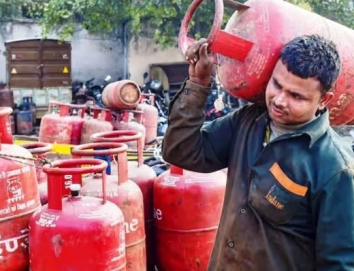 होर्मुज़ संकट के बीच सरकार का बड़ा फैसला, अब बिना एड्रेस प्रूफ के मिलेंगे 5 किलो वाले 'छोटू' सिलेंडर।