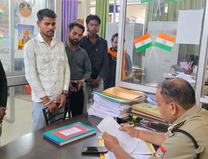 Bajpur : पुलिस कर्मियों पर मारपीट का आरोप, सीओ कार्यालय में शिकायत