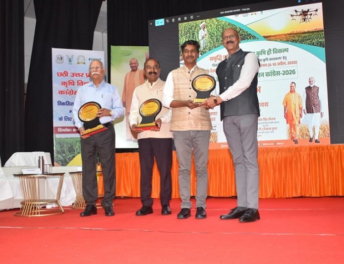 Lucknow: खेत-खलिहानों में आगजनी व बारिश से बचाव को लेकर कृषि विभाग अलर्ट, किसानों को बरतनी होगी विशेष सावधानी। 