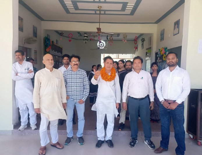 Saharanpur : शिक्षा विभाग में भ्रष्टाचार के खिलाफ शिक्षक संघ का हल्ला बोल, किताबों की कालाबाजारी रोकने की मांग