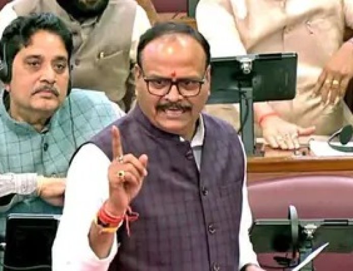 डिप्टी सीएम ब्रजेश पाठक के निर्वाचन क्षेत्र पर सबसे बड़ा असर: विशेष गहन पुनरीक्षण के बाद बदली लखनऊ की राजनीतिक तस्वीर।