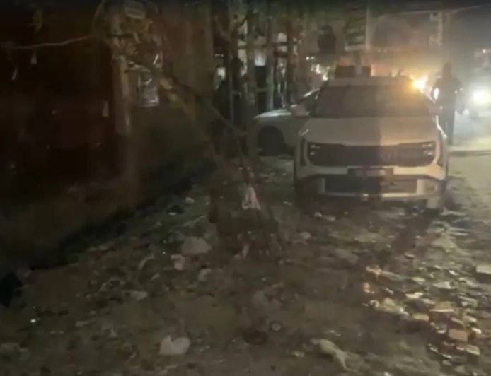 गाजियाबाद में रिश्तों का कत्ल- सगे मामा ने 4 साल की मासूम भांजी की गला घोंटकर की हत्या, शव को कार के नीचे फेंककर हुआ फरार।