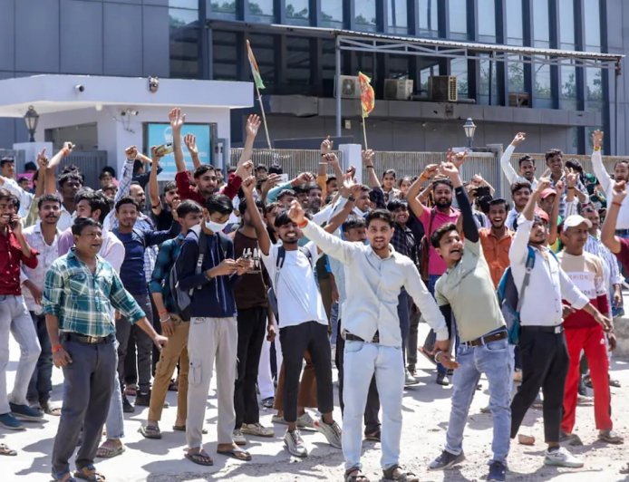 नोएडा हिंसा की साजिश का पर्दाफाश- जांच में 'बाहरी तत्वों' की भूमिका आई सामने, 7 मुख्य आरोपियों पर एफआईआर दर्ज।