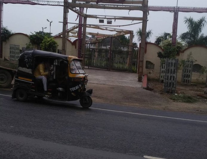 Hathras : सरकारी जमीन पर फार्म हाउस का कब्जा, अधिकारियों पर प्रधानमंत्री कार्यालय को गलत जानकारी देने का आरोप