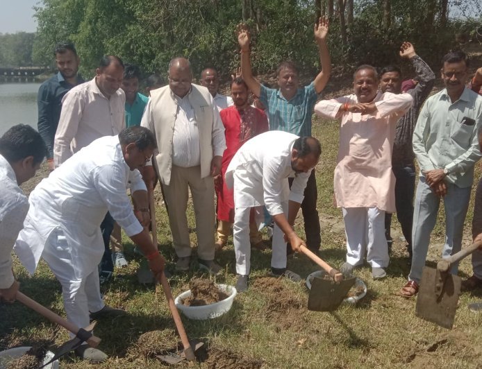 Pilibhit : गोमती नदी के पुनरुद्धार के लिए एक बार फिर जनप्रतिनिधियों और जिला प्रशासन में उठाया बीड़ा