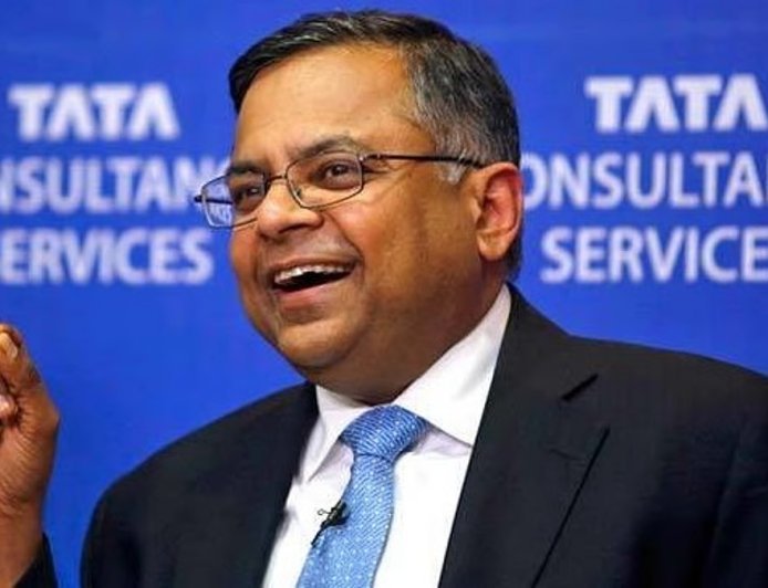 Gorakhpur : हर व्यक्ति के हाथ में हों एआई के साधन- एन. चंद्रशेखरन