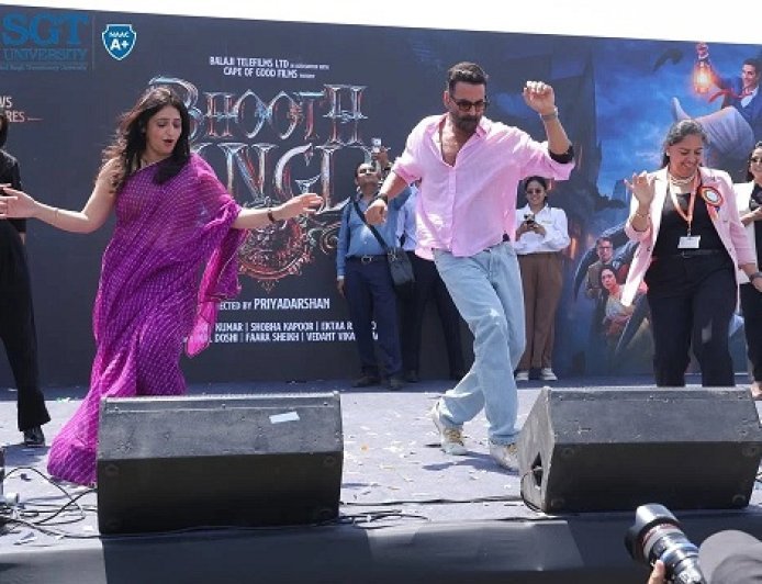 एसजीटी यूनिवर्सिटी में 'खिलाड़ी' का जादू: अक्षय कुमार की हेलीकॉप्टर एंट्री ने गुरुग्राम में मचाया धमाल।