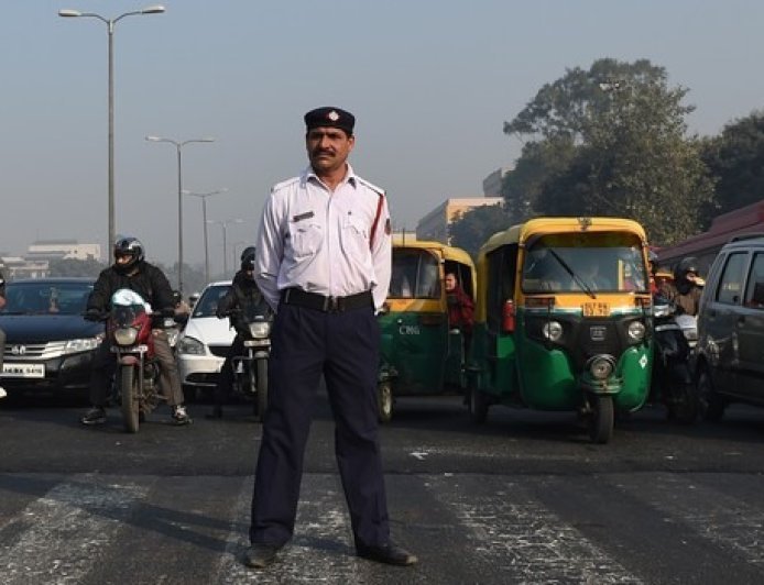 उत्तर प्रदेश में ध्वनि प्रदूषण पर परिवहन विभाग का महाप्रहार: अब मॉडिफाइड साइलेंसर और प्रेशर हॉर्न बजाने पर सीधे रद्द होगी वाहन की आरसी।