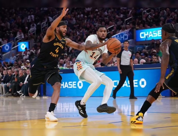 फीनिक्स सन्स ने गोल्डन स्टेट वॉरियर्स को प्ले-इन टूर्नामेंट में दी करारी शिकस्त: एनबीए प्लेऑफ़ 2026 के लिए किया क्वालीफाई।