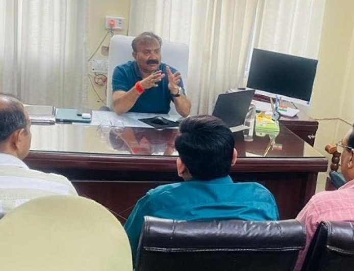 Kanpur: कोडीन से संबंधित मुकदमों की प्रगति की समीक्षा हेतु गोष्ठी आयोजित की गई।