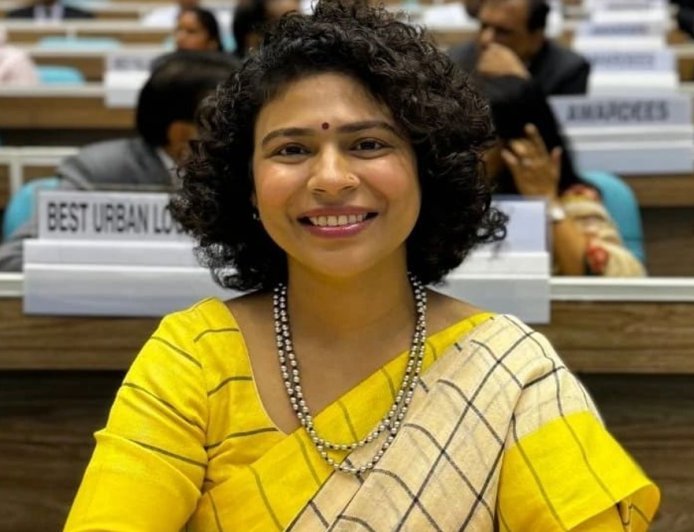 प्रशासनिक कौशल और निडरता का पर्याय: लखीमपुर खीरी की डीएम रहीं दुर्गा शक्ति नागपाल अब संभालेंगी देवीपाटन मंडल की कमान।