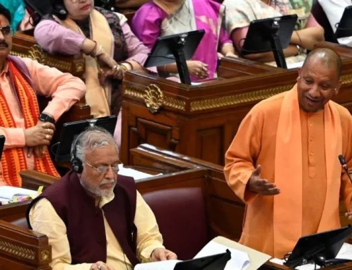 Lucknow : ‘आधी आबादी’ के हक की लड़ाई में शामिल होंगे सीएम योगी, ब्लॉक स्तर से लेकर जिला मुख्यालयों तक कार्यक्रमों की श्रृंखला चलाई जाएगी