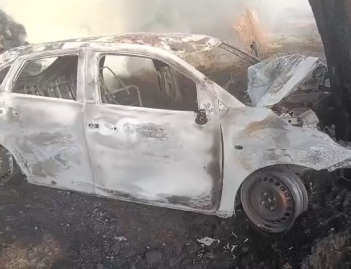 Sambhal : पेड़ से टकराई कार बनी आग का गोला, जिंदा जला चालक, बाइक सवार की भी मौत, मचा हड़कंप