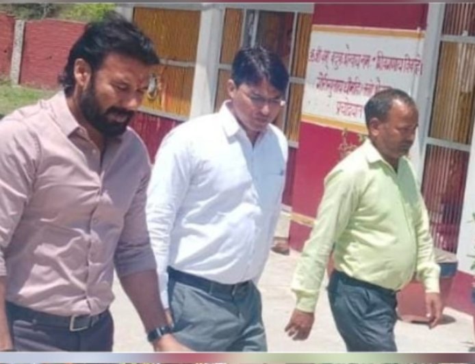 Saharanpur : नए जिलाधिकारी अरविंद कुमार चौहान ने पदभार संभालने से पहले मां शाकुंभरी देवी के दर्शन किए