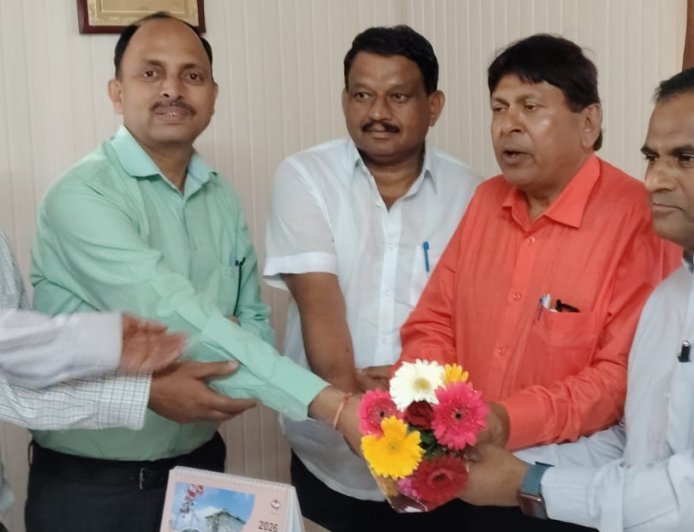 Bajpur : पिछड़ा वर्ग आयोग के सदस्य ने सरकारी योजनाओं की प्रगति जांची, पात्रों को लाभ दिलाने के निर्देश