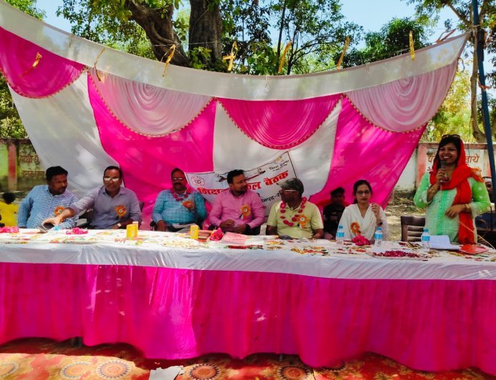 Sitapur : सरैया चौकी स्कूल में बच्चों ने सांस्कृतिक प्रस्तुतियों से मोहा मन, अभिभावकों को शिक्षा के प्रति किया जागरूक