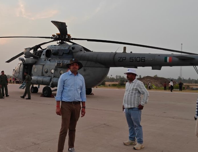 Sultanpur : पूर्वांचल एक्सप्रेसवे की हवाई पट्टी पर वायुसेना का युद्धाभ्यास, लड़ाकू विमानों की लैंडिंग के लिए यातायात मार्ग बदले