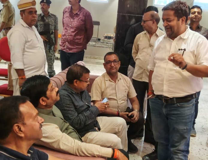 Sitapur : वैश्य समाज को संगठित और आत्मनिर्भर होने की जरूरत, कैबिनेट मंत्री नंदी का सीतापुर में भव्य स्वागत