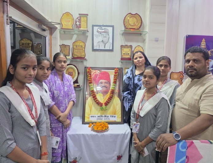 Hardoi : विद्या सिंह पब्लिक हाईस्कूल का शत-प्रतिशत रहा परिणाम, शोभित ने स्कूल में किया टॉप